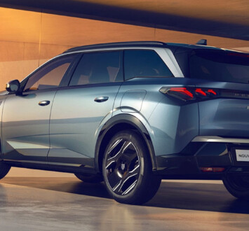PEUGEOT 5008